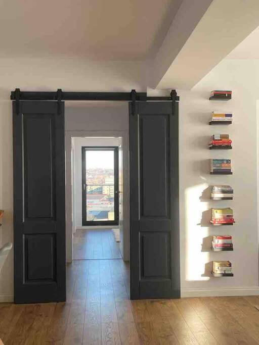 Modern 2-Bedroom Apartment In New Residence Craiova Exterior foto